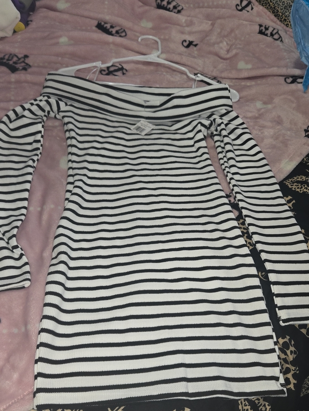 NWT Black and White Striped Off-the-Shoulder Long Sleeve STRETCHY Dress